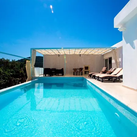 Eros فيلة *